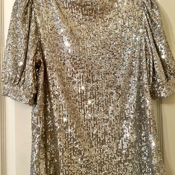 Gorgeous sequin top - Picture 2 of 3